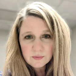 Adriana Janovich headshot_square