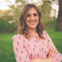 Carolyn Mueller Kelly headshot Carolyn Mueller Kelly headshot